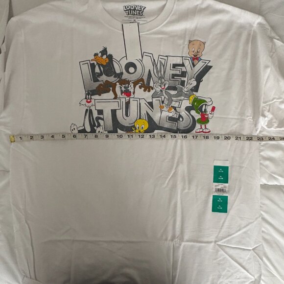 Looney Tunes Adult New T-Shirt Classic Characters Playing in Logo Size XL New - Picture 4 of 5